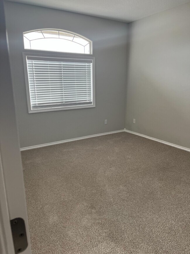 Building Photo - 2664 E Bridgecreek Dr