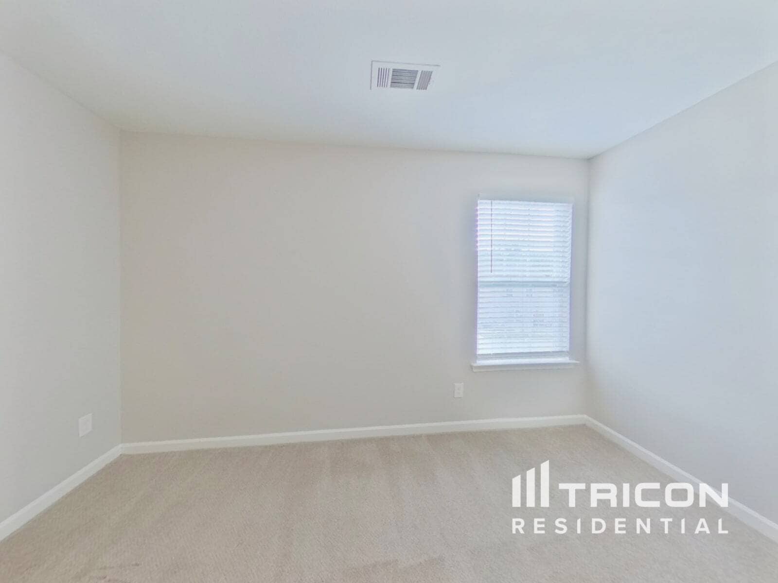 Building Photo - 7027 Palatine Ln