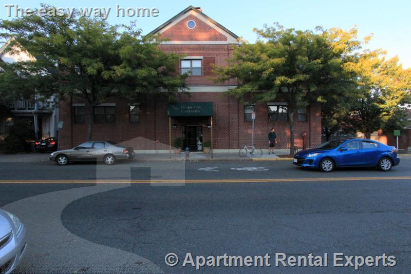 Building Photo - 373 Highland Ave