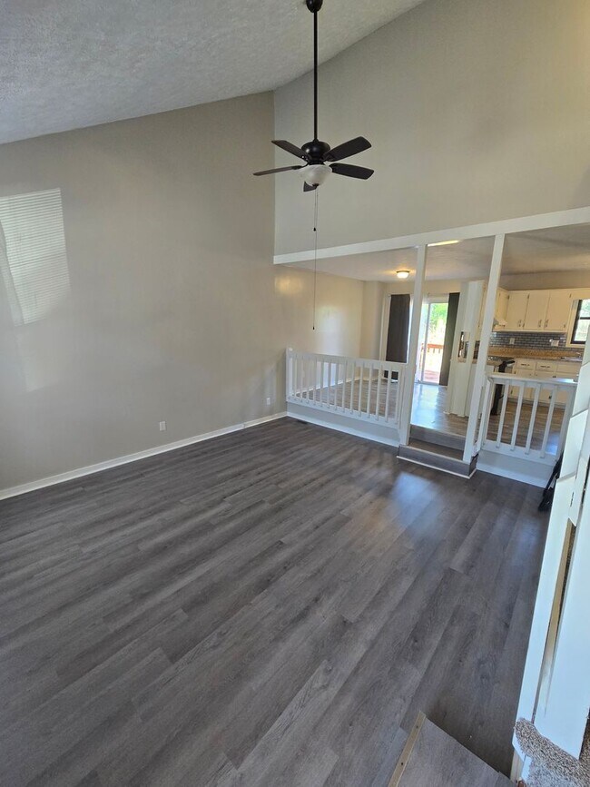 Building Photo - Townhome for rent