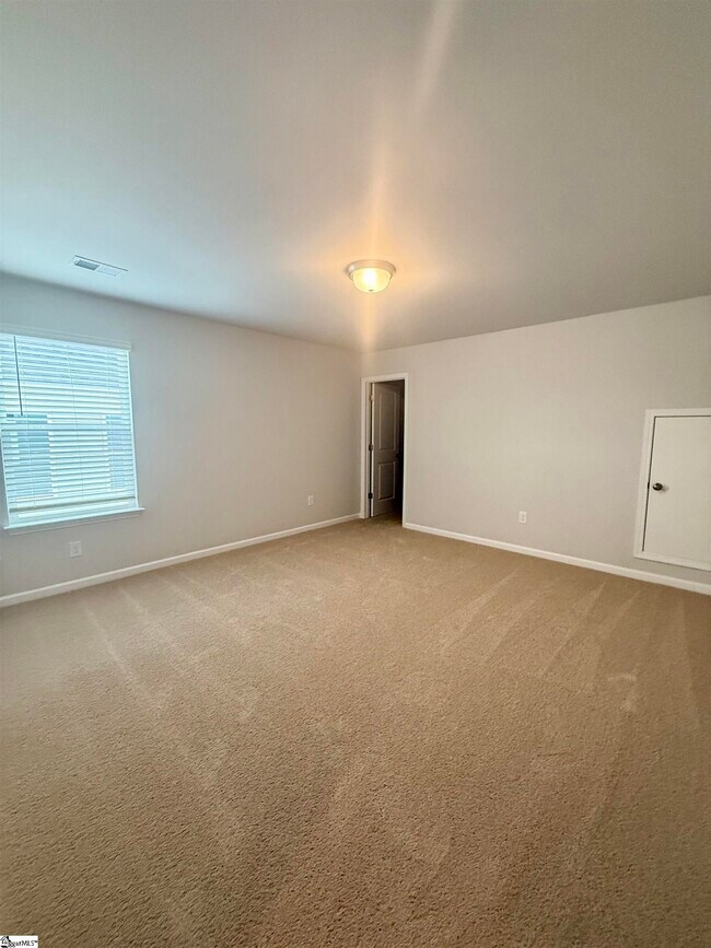 Building Photo - 141 Gervais Cir