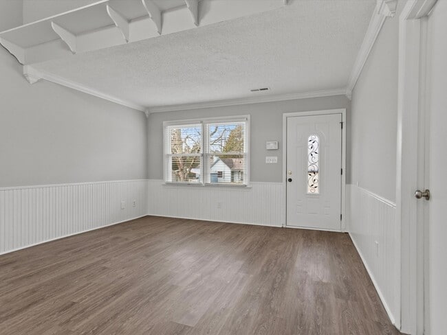 Building Photo - 2903 Deerfield Rd NW