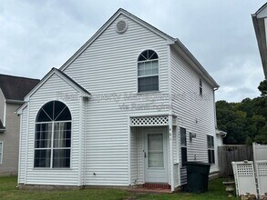 Building Photo - 461 Charter Oak Dr