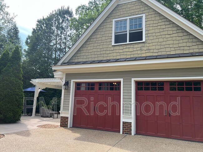 Building Photo - 2761 Live Oak Ln
