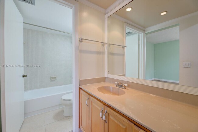 Building Photo - 10835 SW 112th Ave