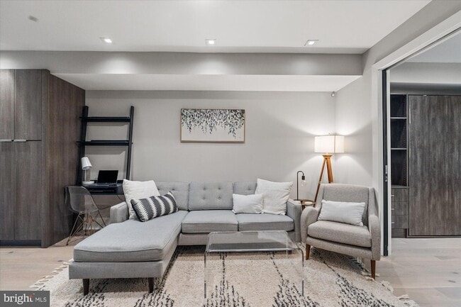 Building Photo - 1429 W Street NW Unit 1