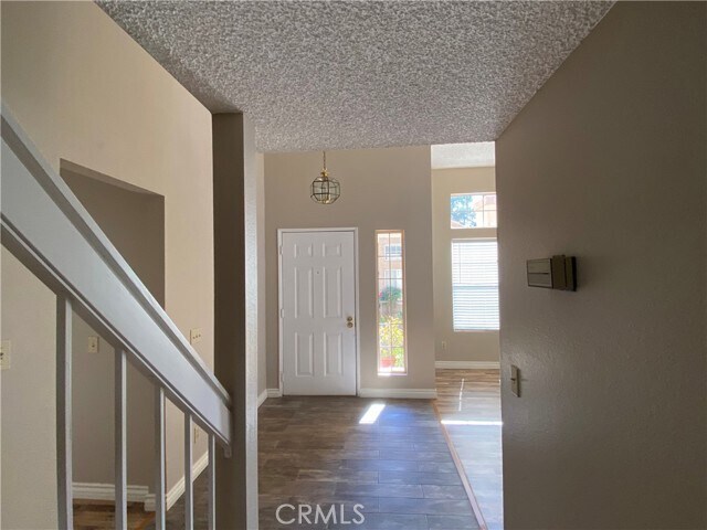 Building Photo - 425 La Costa Dr