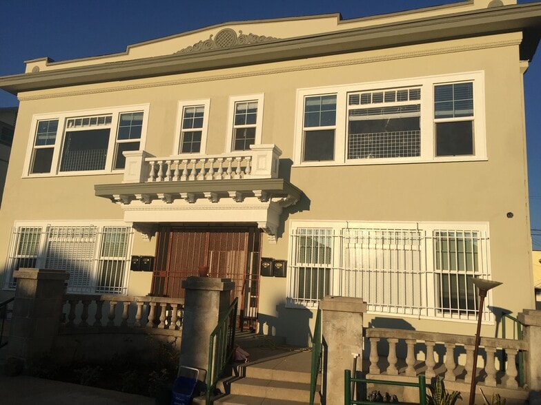 Building Photo - 1330 S Van Ness Ave