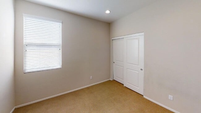 Building Photo - Singleton Heights 4 bedroom 3 1/2 bath Home