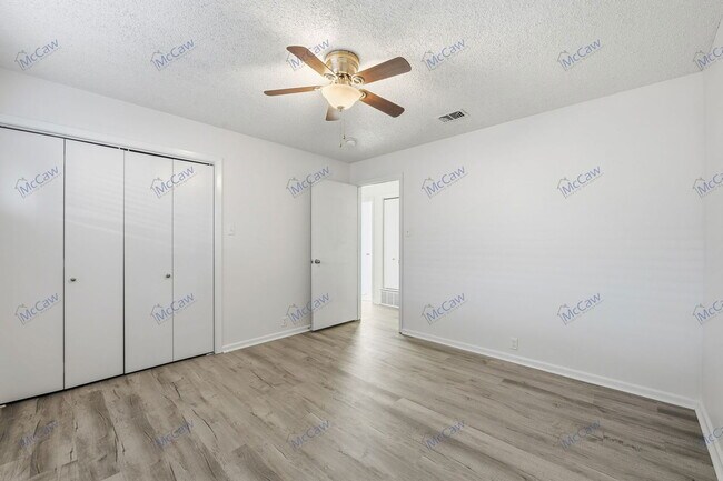 Building Photo - 1736 Brown Trail