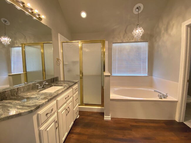 Building Photo - Absolute Dream in NW OKC!!