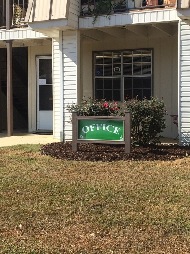 On Site leasing Office - Springhill