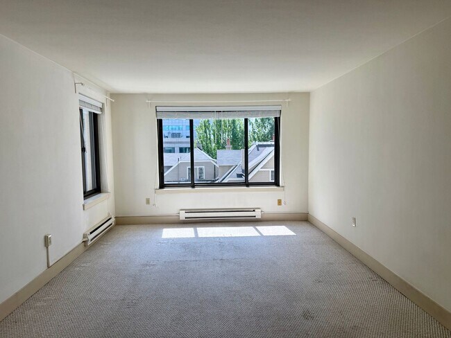 Building Photo - Decatur Condominiums - First Hill