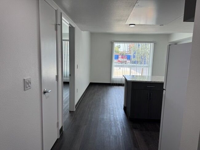 Building Photo - 3509 Vista Ln