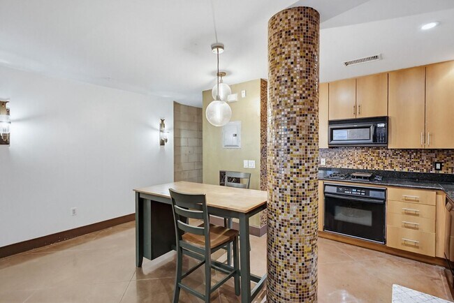 Building Photo - Modern Industrial Condo in the Heart of Downtown San Diego – Walk to Petco Park & Waterfront