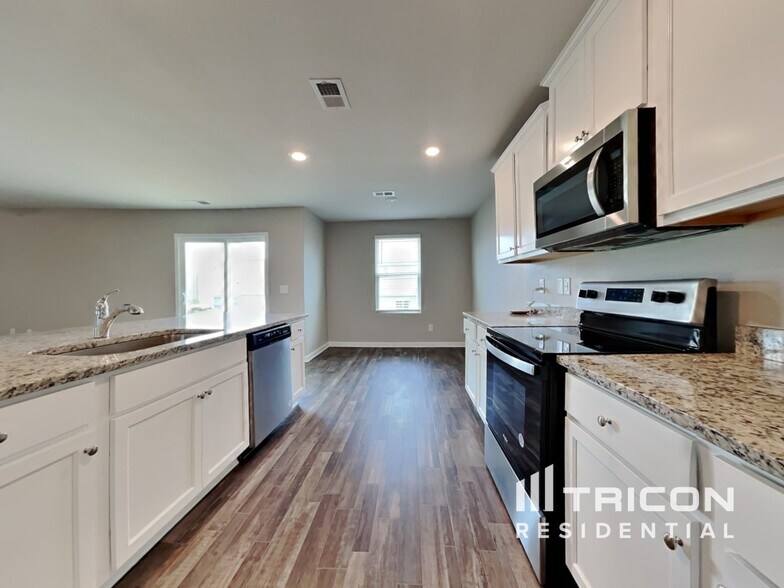 Building Photo - 729 Crackling Ct