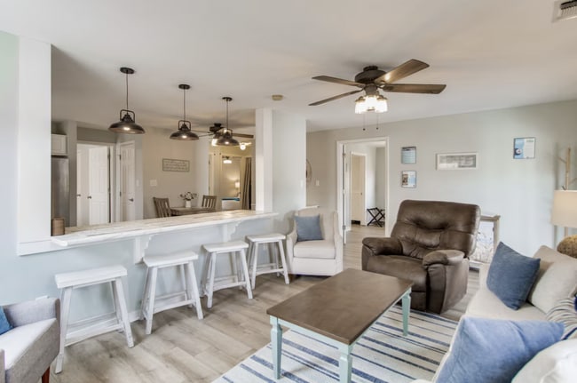 Building Photo - 5499 Medina Rd