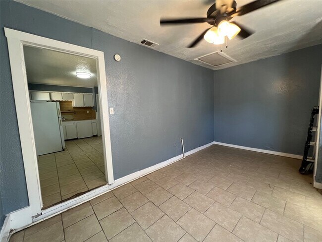 Building Photo - 4716 Dorsey St