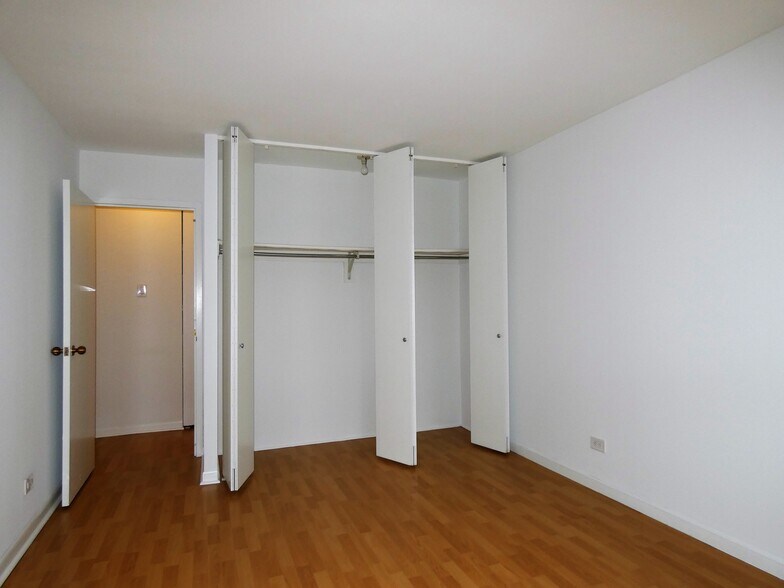 Building Photo - 211 E Ohio St