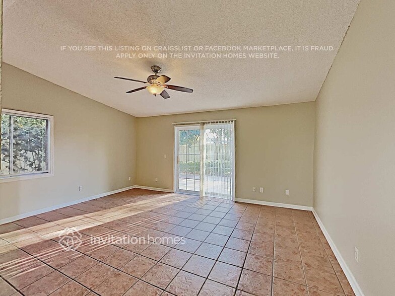 Building Photo - 1567 Naples Cir