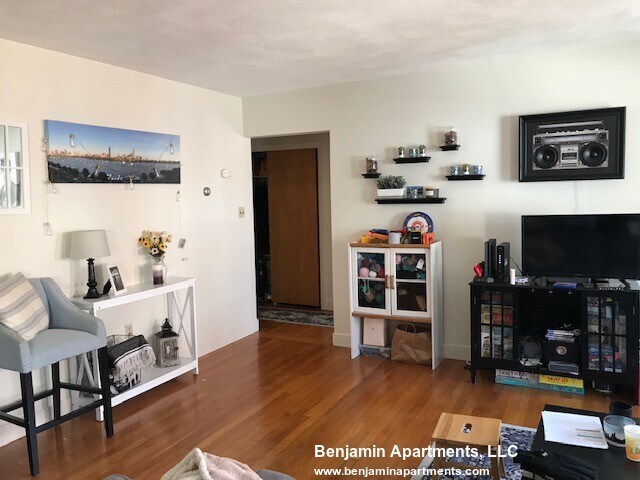 Building Photo - 316 Tappan St