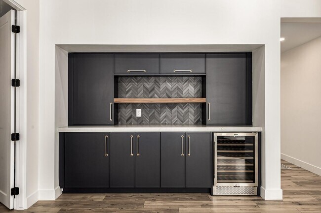 Building Photo - 9917 N 52nd St