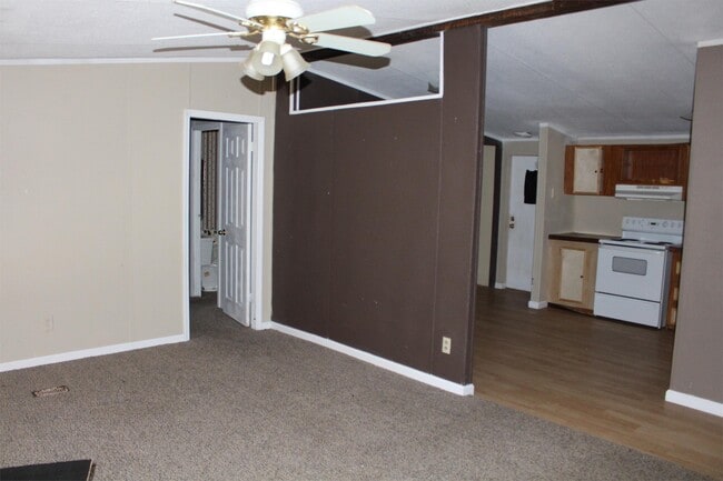 Primary Photo - 222 Paige St