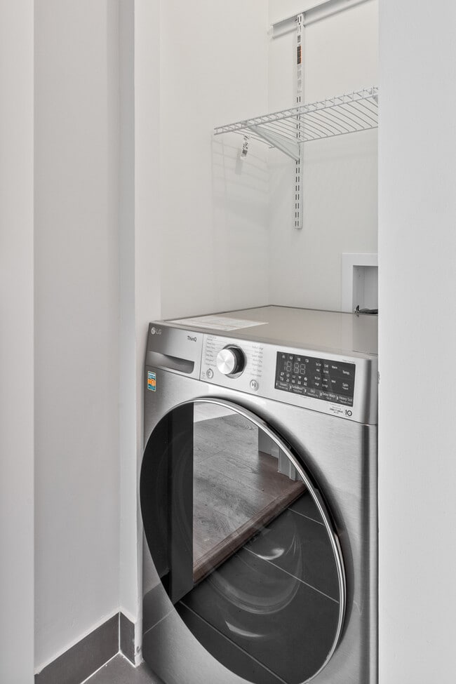 Building Photo - 1625 W Howard St