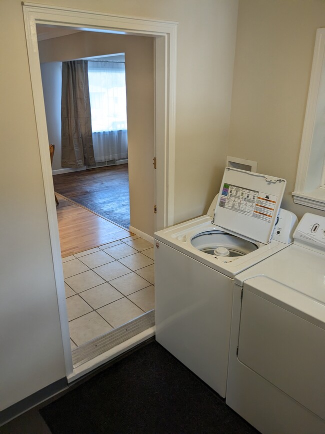 Laundry Room - 2021 11th Ave N