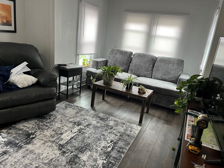 Building Photo - 127 Jefferson St