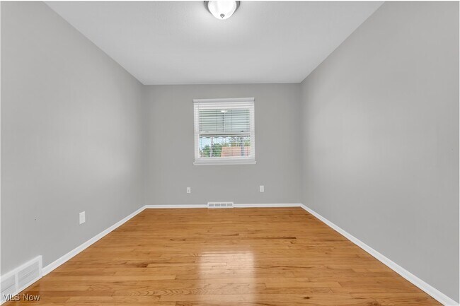 Building Photo - 14208 Sheldon Rd