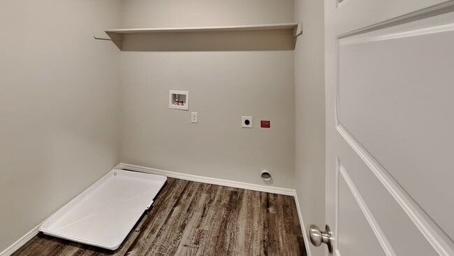 Building Photo - Very Nice and Spacious 4 Bedroom Home in Mustang Schools