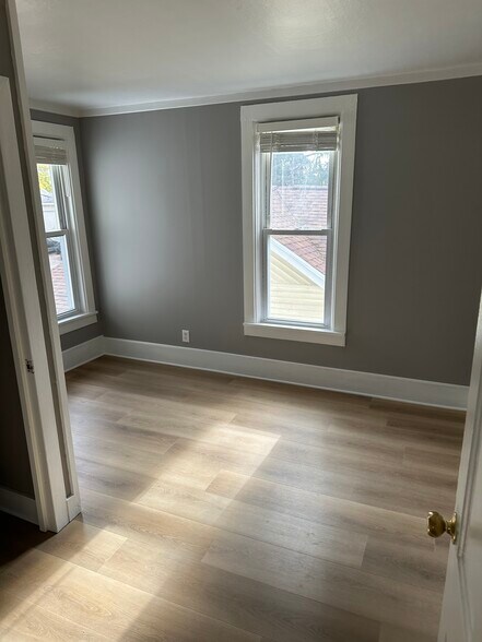 Bedroom - 122 Sibben St