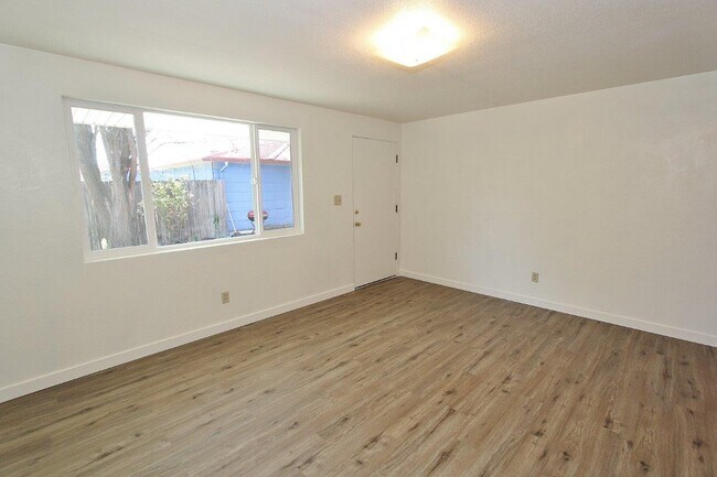 Building Photo - 1407 Ellis Ave