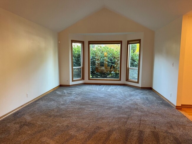 Building Photo - 4bd/2.5ba Renton House
