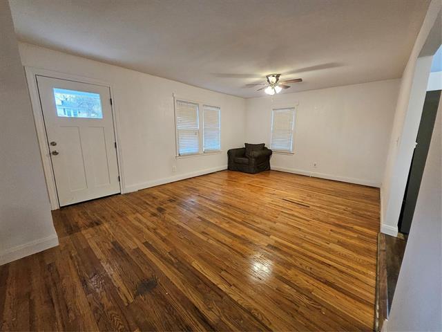 Building Photo - 541 S Mockingbird Ln
