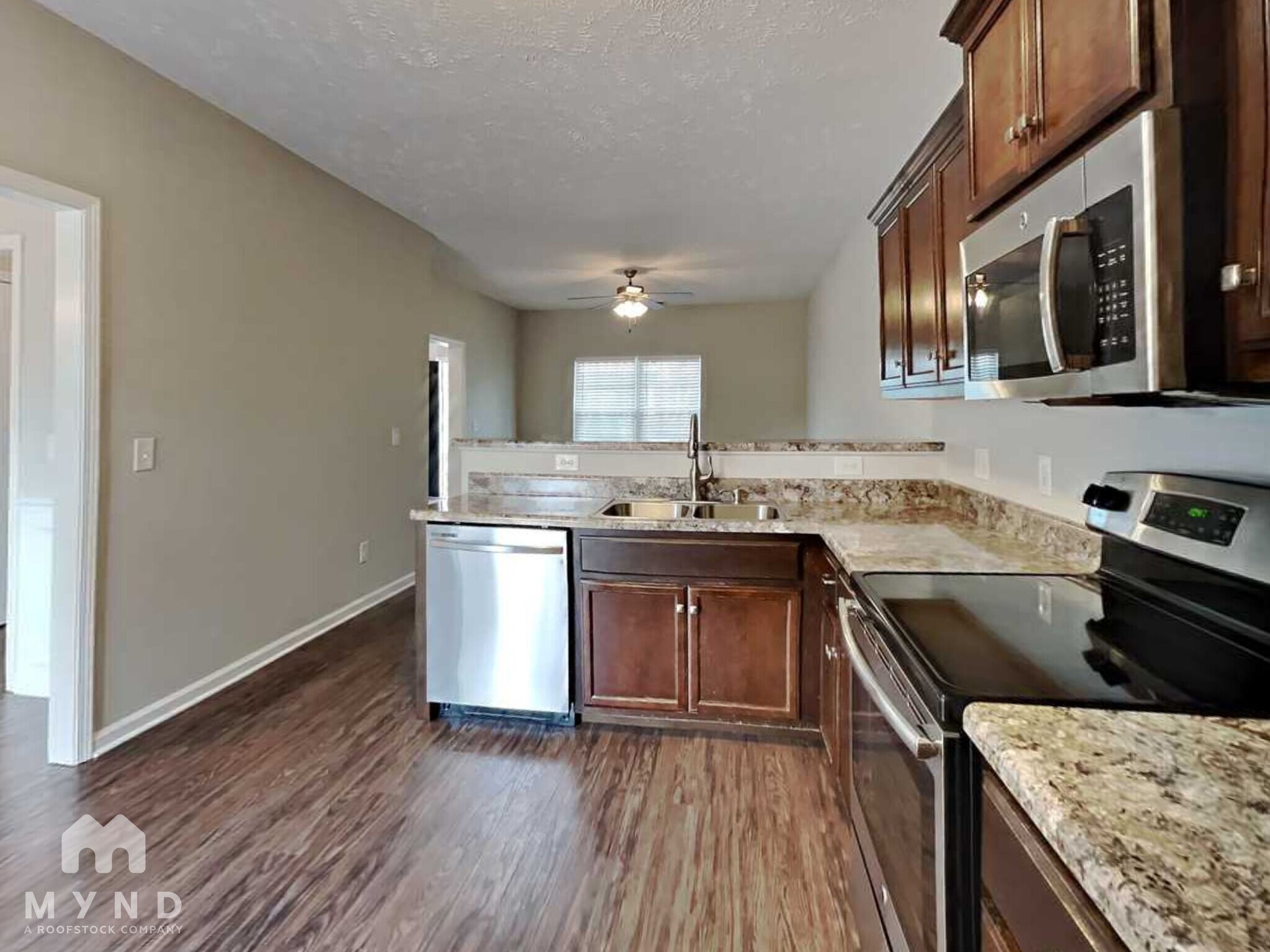 Building Photo - 423 John Deere Dr