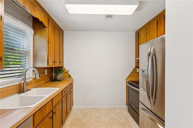 Building Photo - 355 Cross Creek Pl
