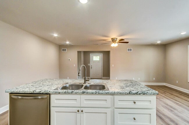 Building Photo - 184 Garden Gate Dr