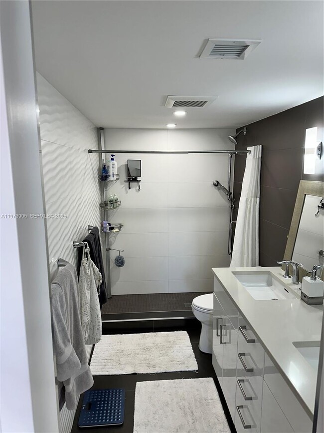 Building Photo - 401 Golden Isles Dr