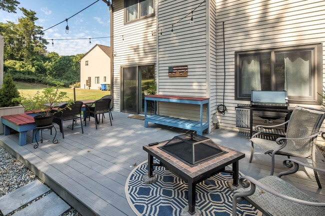 Building Photo - 59 Deer Path Ct