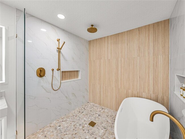Building Photo - 6709 Cardinal Dr S