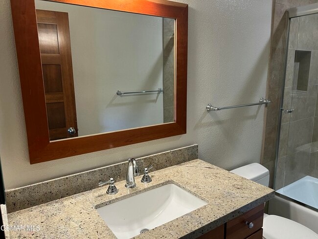 Building Photo - 176 Shamrock Ct