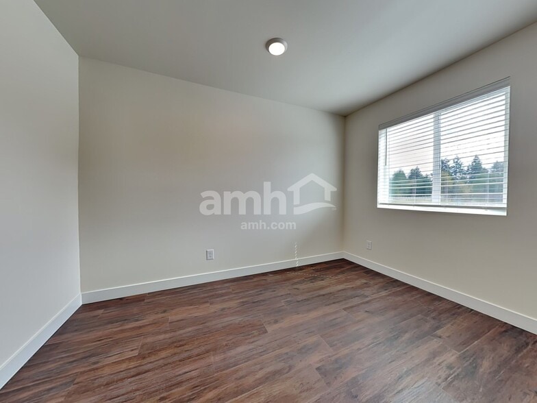 Building Photo - 7636 Verona Lp SW