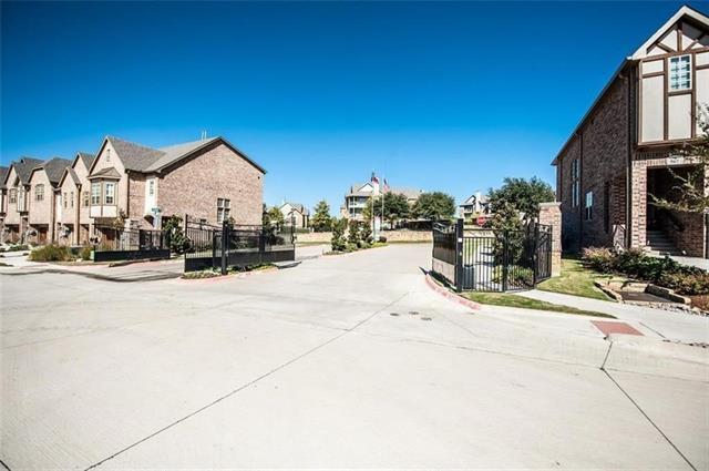Building Photo - 555 Waterloo Dr