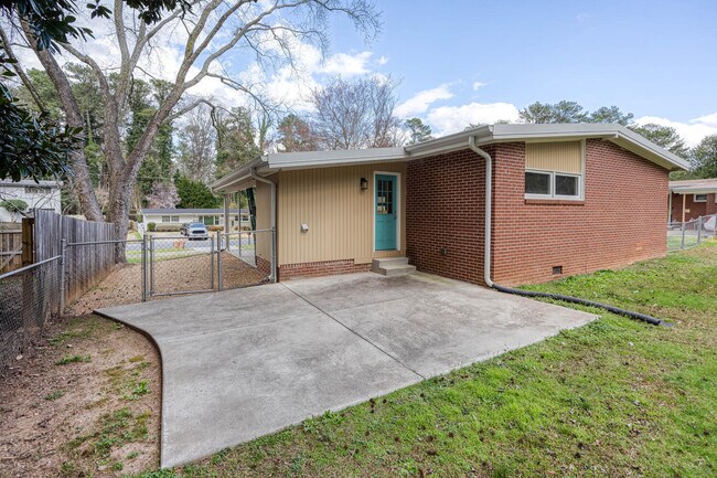 Building Photo - 1134 Baker Ln