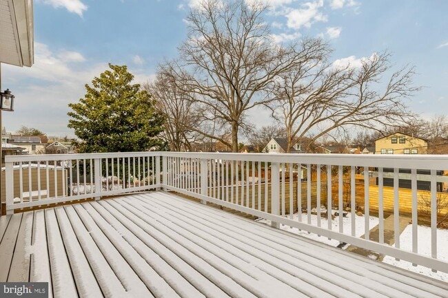 Building Photo - 2228 Kearny St NE