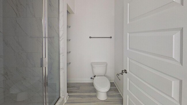 Building Photo - Beautiful 3/2.5 Townhouse