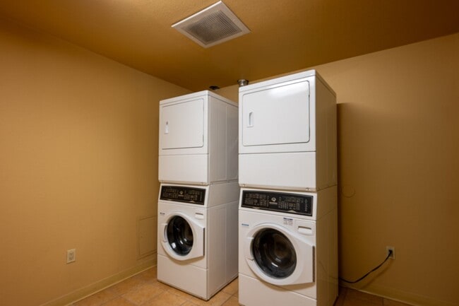 Building Photo - Coming soon! Solitude Luxury 1 bed / 1 bath Condo! Fully furnished!