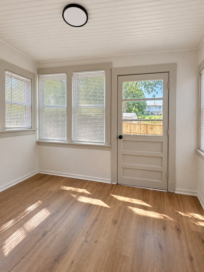 Building Photo - 8611 Vasel Ave